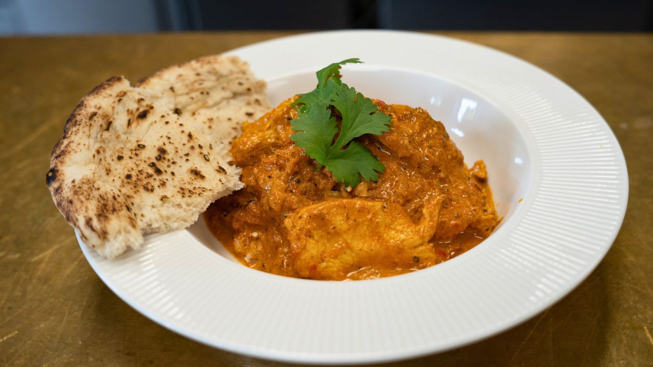 Chicken Tikka Masala med ris och naanbröd