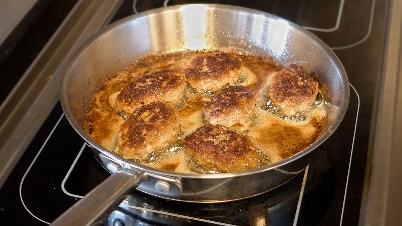 Recept på klassiska frikadeller med perfekt stekyta