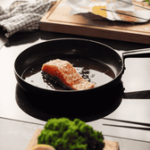 Stekpanna 25 cm kolstål från Qookware