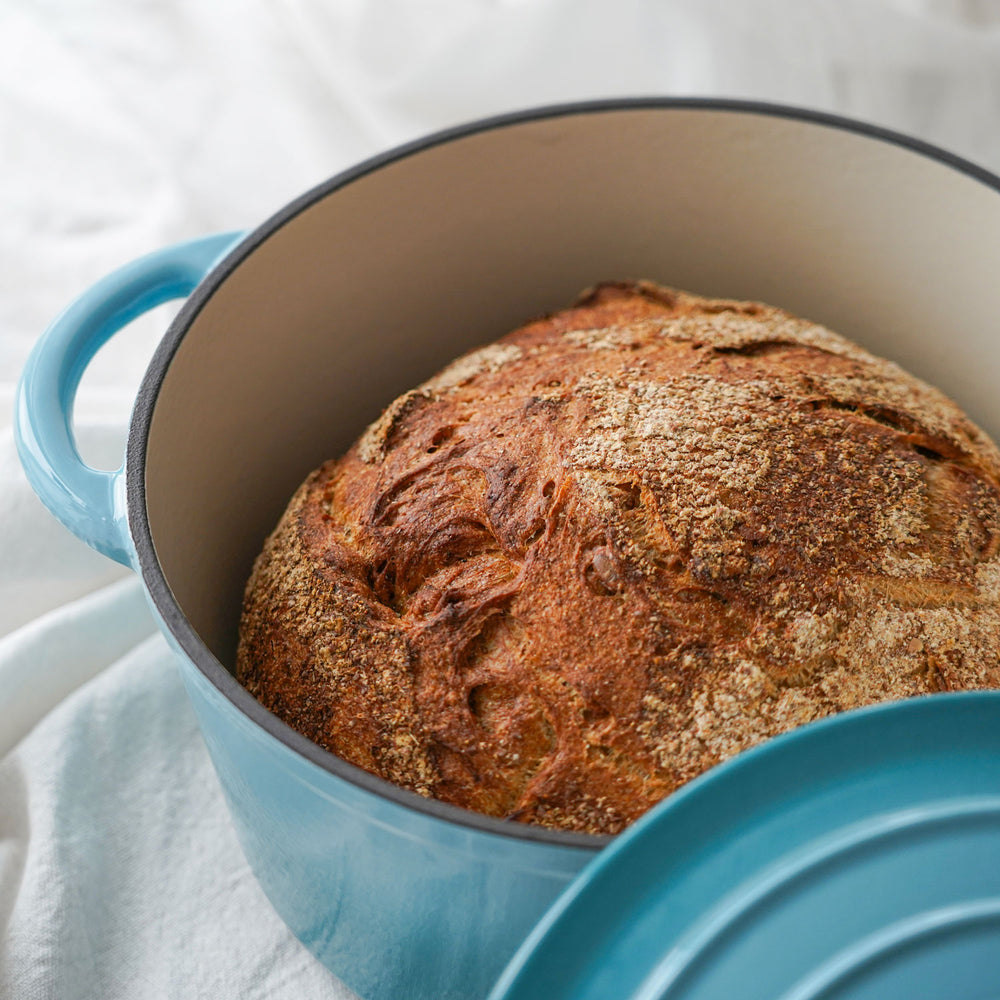 Bröd i liten gryta i emaljerat gjutjärn, 4 liter, med lock från Qookware