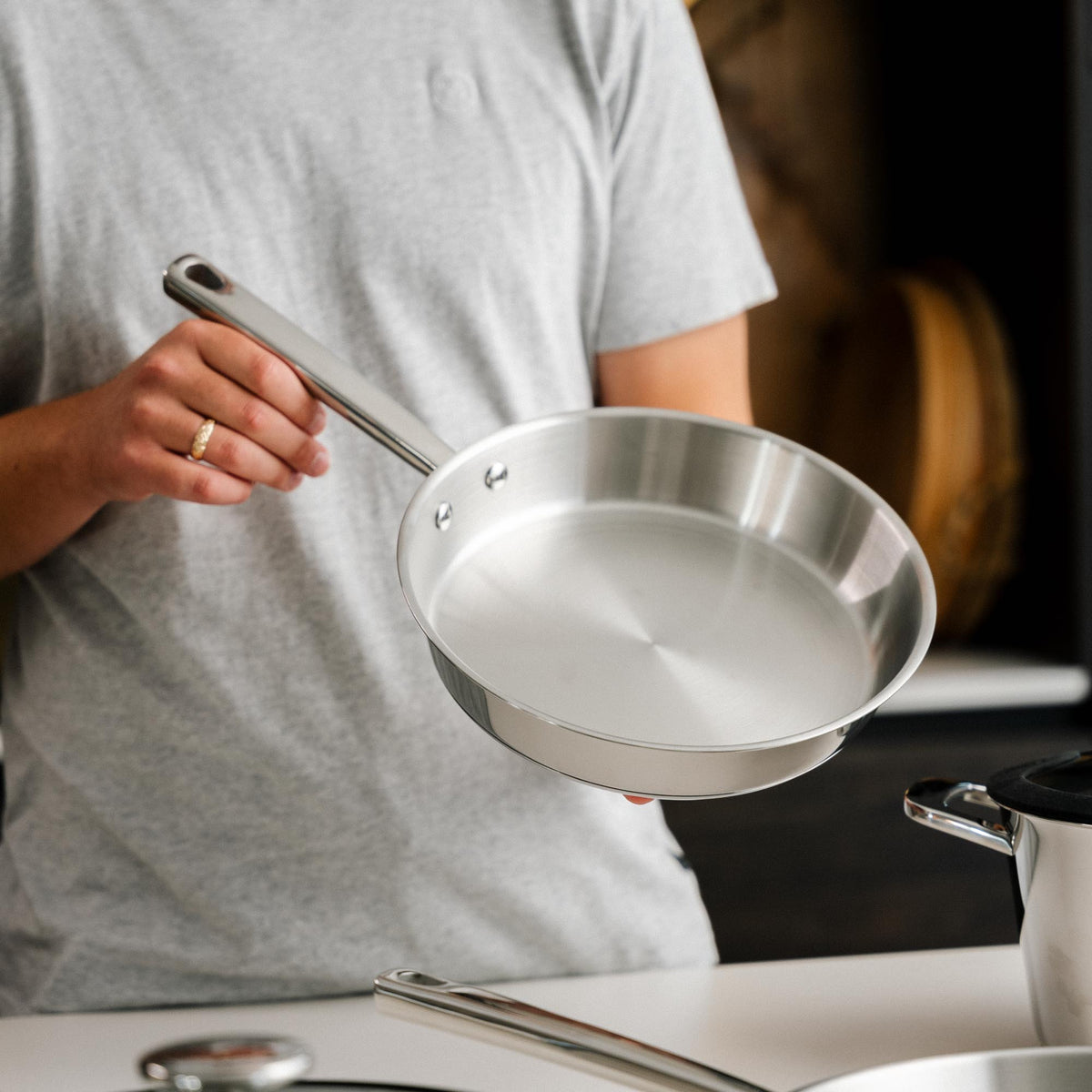 Stekpanna 24 cm i rostfritt stål från Qookware