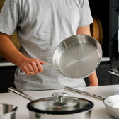 ChefGrade stekpanna 24 cm i rostfritt stål – detaljbild från Qookware
