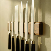 Knivmagnet för väggen med 7 knivar