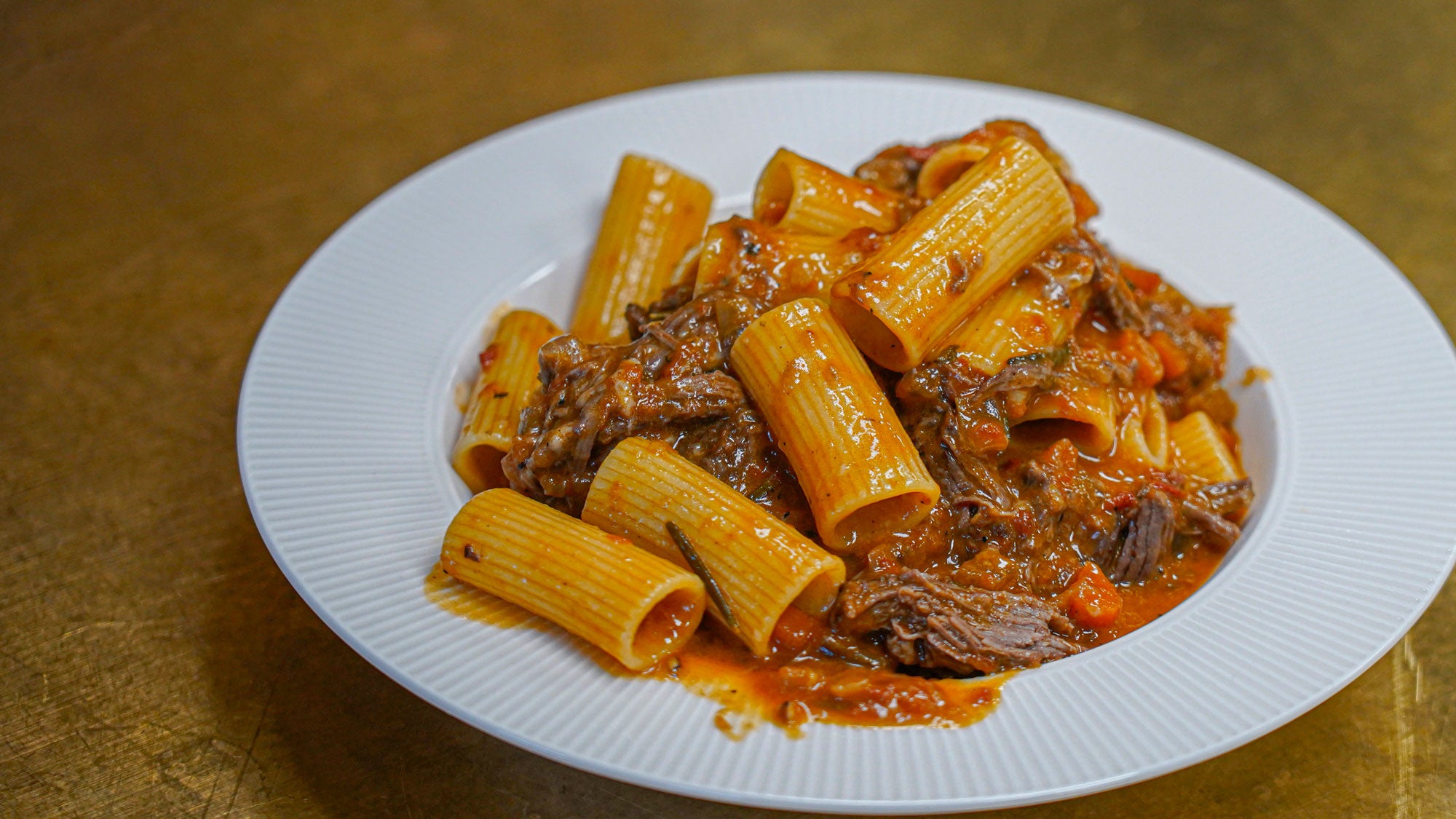 Rigatoni med långbräserad högrev