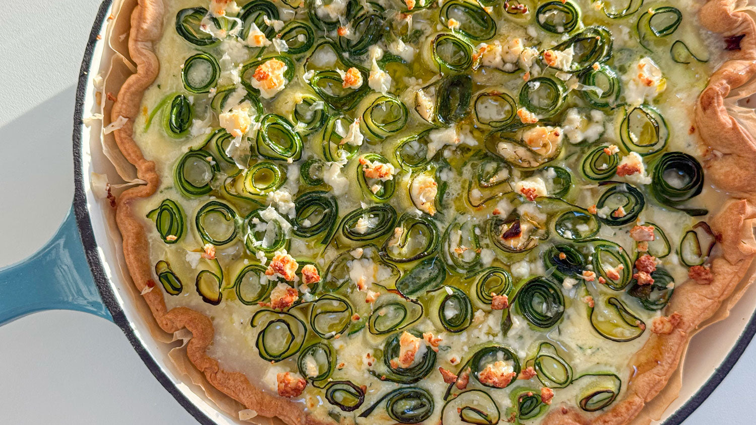 Paj med zucchini, feta & ricottakräm